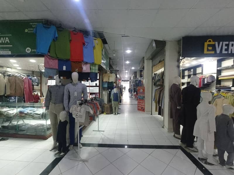 Prime Location 192 Square Feet Shop For Sale In Rs. 17500000 Only 6