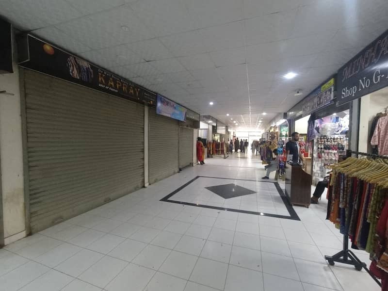 Prime Location 192 Square Feet Shop For Sale In Rs. 17500000 Only 8