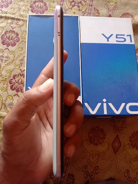 vivo y51 4+128  whatsapp  0/3/1/0/7/8/2/9/2/3/9 1