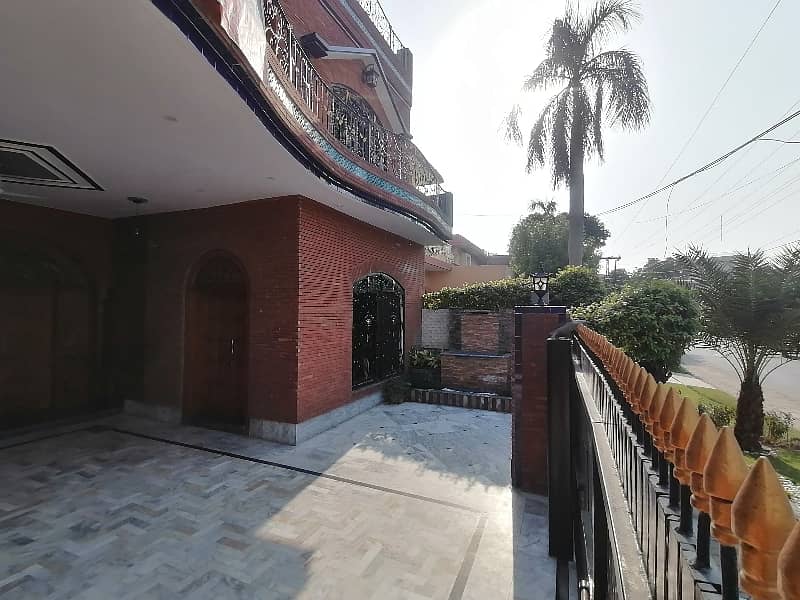 Best Options For House Is Available For sale In Allama Iqbal Town - Karim Block 7