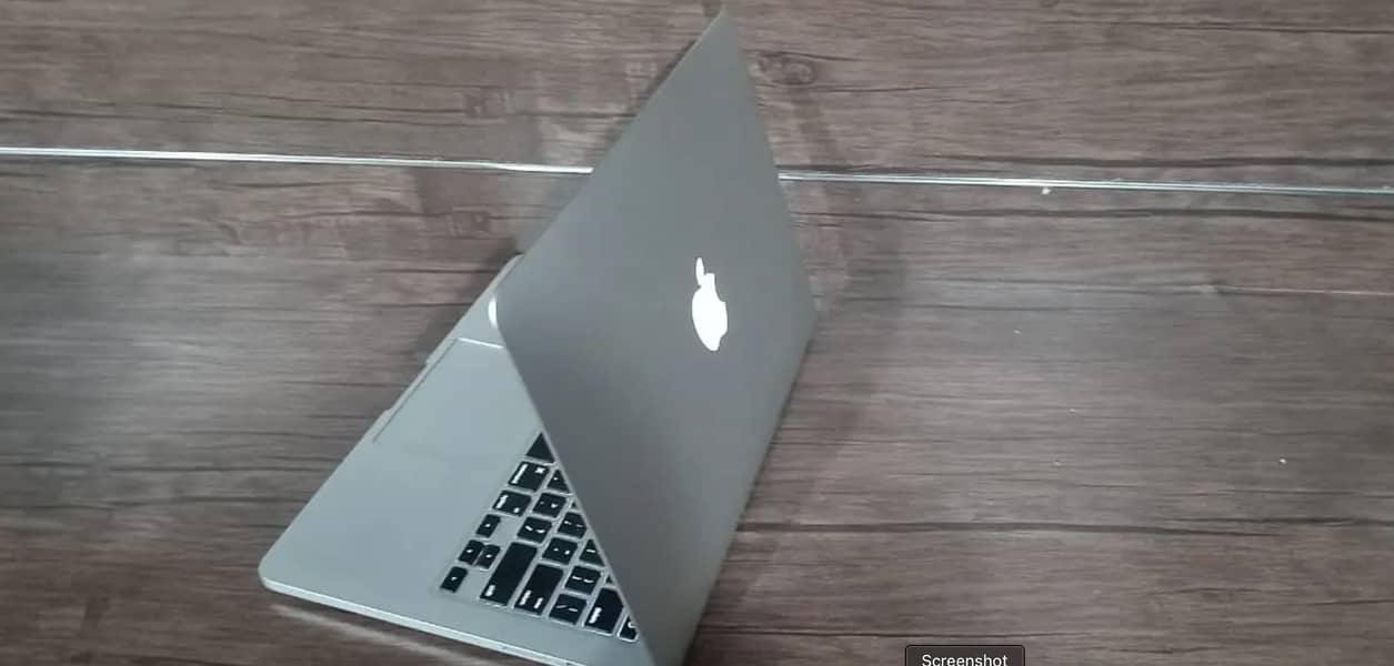 Macbook Pro 2014.13 inch 2.6Ghz dual core intel core i5 8GB Ram 256GB 0