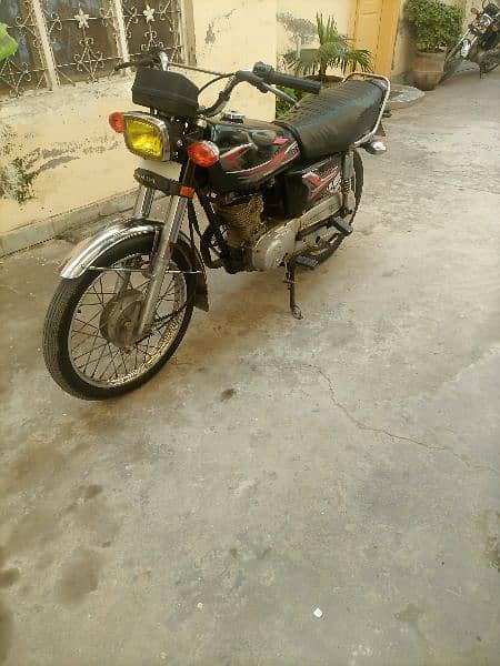 Honda 125 for sall 2017 good condition and well mentioned 1