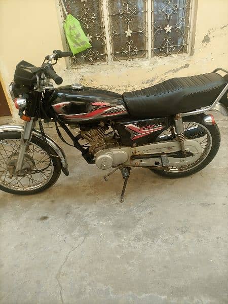 Honda 125 for sall 2017 good condition and well mentioned 2