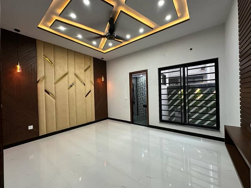 A Palatial Residence For rent In Bahria Town - Shaheen Block Lahore 6