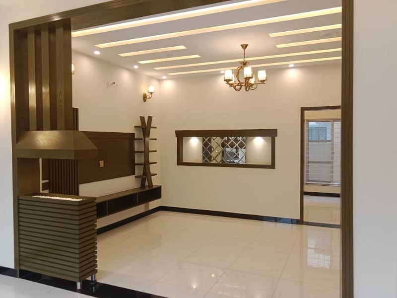 Stunning 10 Marla Upper Portion In Bahria Town - Ghaznavi Block Available 4