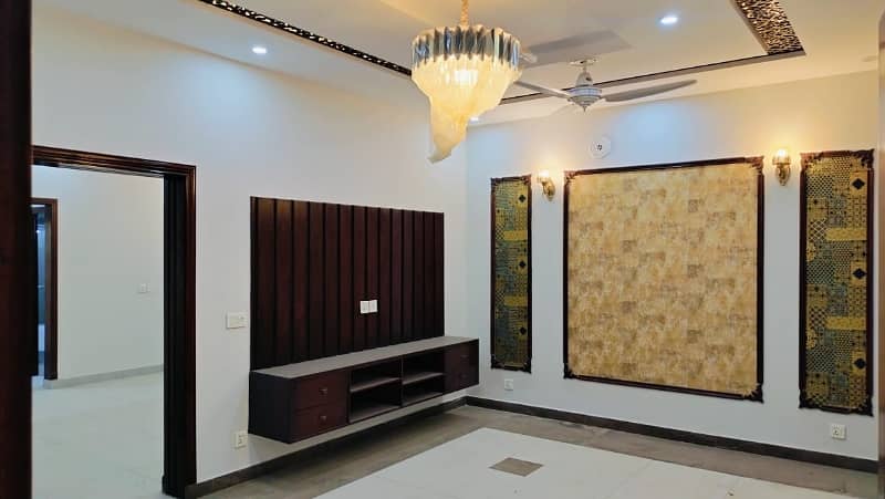 Flat Of 550 Square Feet Is Available For rent 0