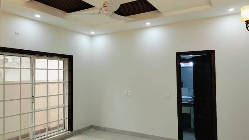 Flat Of 550 Square Feet Is Available For rent 3