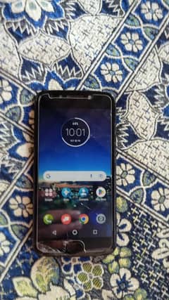 Moto e4 ( urgent sale )