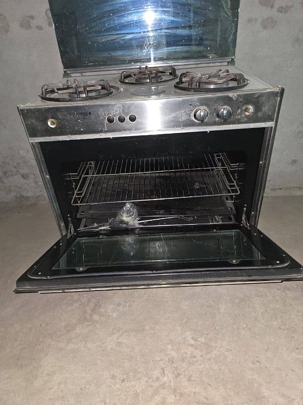 STOVE WITH THEEE BURNER 2