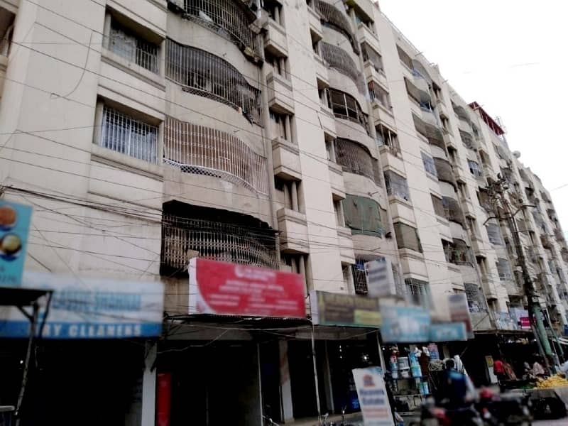 Prime Location Flat Sized 1350 Square Feet Is Available For sale In Gulshan-e-Iqbal - Block 13-D2 24