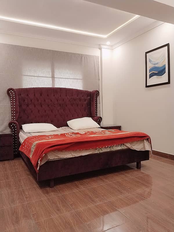 1 Bedroom VIP full furnishe flat for rent per day available in Bahia Town Lahore 0