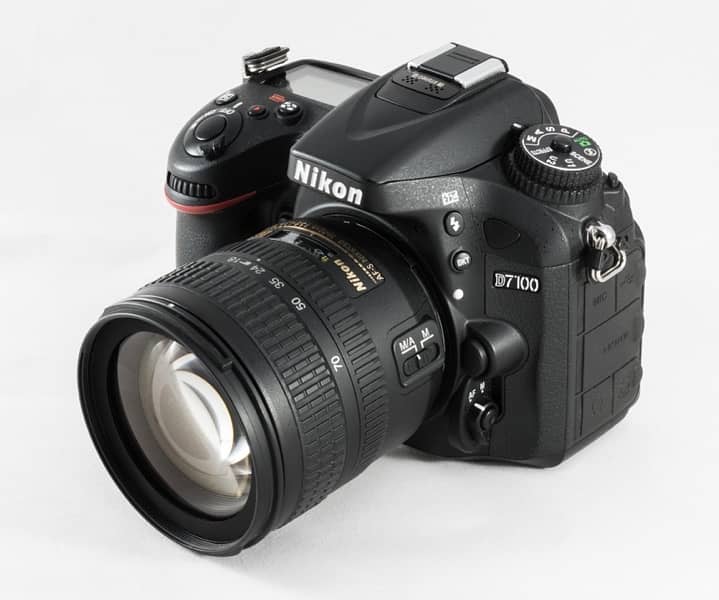 NIKON D7100 / with 70-140mm LENSE for  - SALE 1