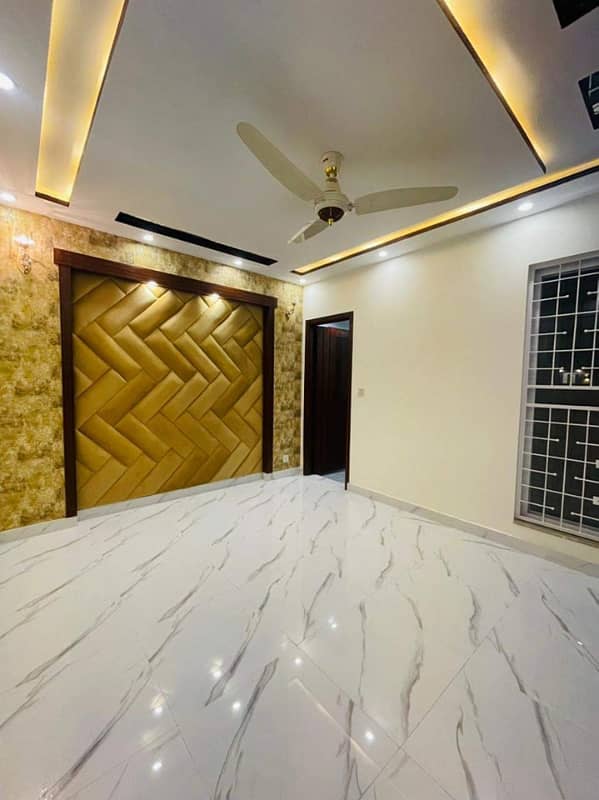 3 Years Installment Plus Cash Based 5 Marla House In Parkview City Lahore For Sale 3