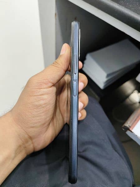 vivo y 33s 4+8 Rom 128 gb condition 10/8 genuine 6