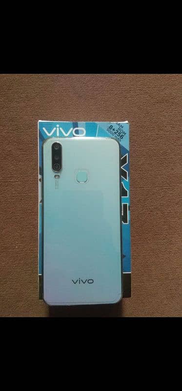 VIVO Y17 2