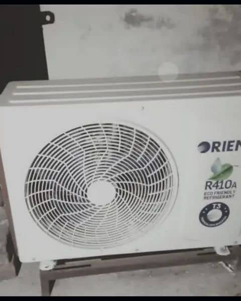 5 Dc inverter Ac 1 Ton. pipe ni ha. urgent sale . 1