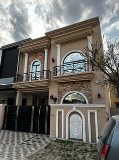 DHA 11 RAHBER(PHASE2)5 MARLA NEW HOUSE(MAIN KI BACK)