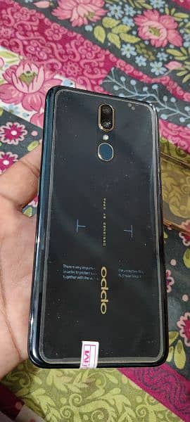 Oppo f11 8 GB 1