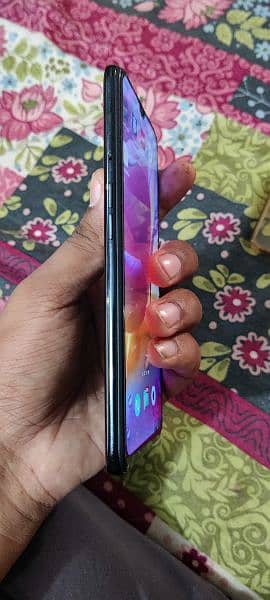 Oppo f11 8 GB 3