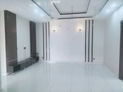 Prime Location 10 Marla Modern Upper Portion Available For Rent In Bahria Town 0