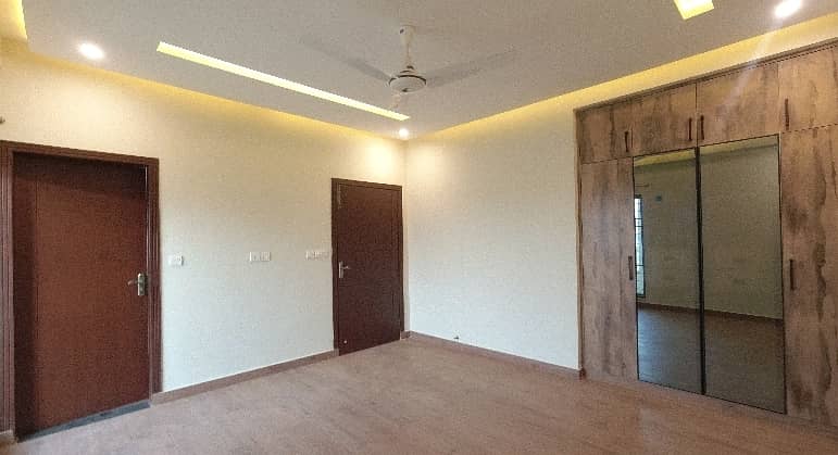 10 Marla Flat available for sale in Askari 11 - Sector D if you hurry 2