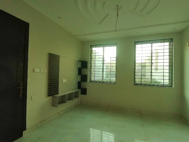 A Well Designed Prime Location House Is Up For sale In An Ideal Location In Lahore 8