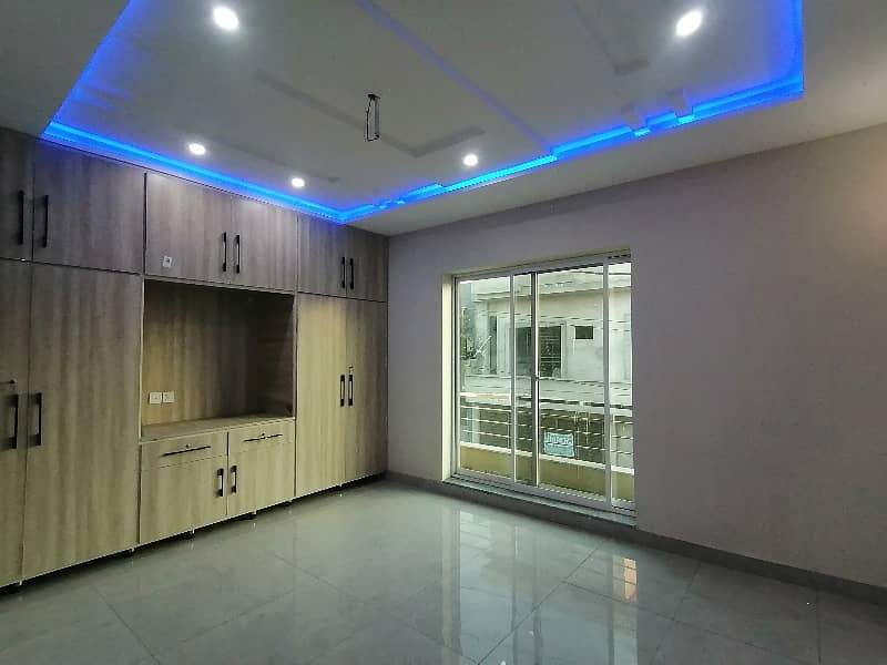 A Well Designed Prime Location House Is Up For sale In An Ideal Location In Lahore 11