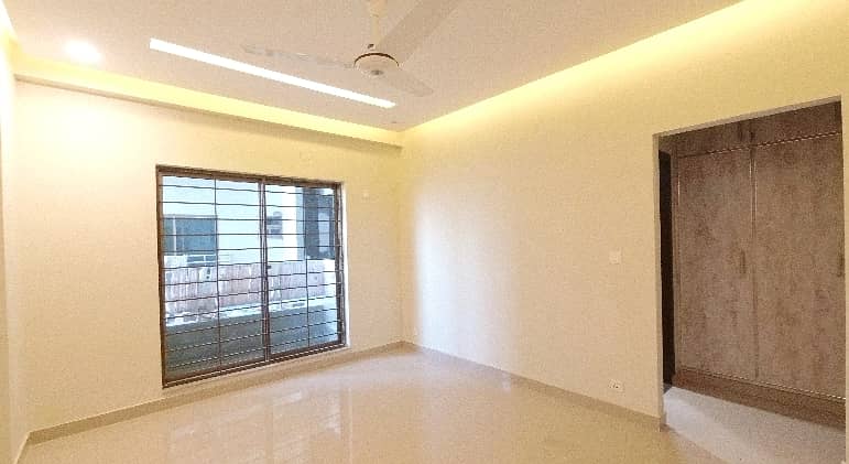 10 Marla Spacious Flat Is Available In Askari 11 - Sector D For rent 6