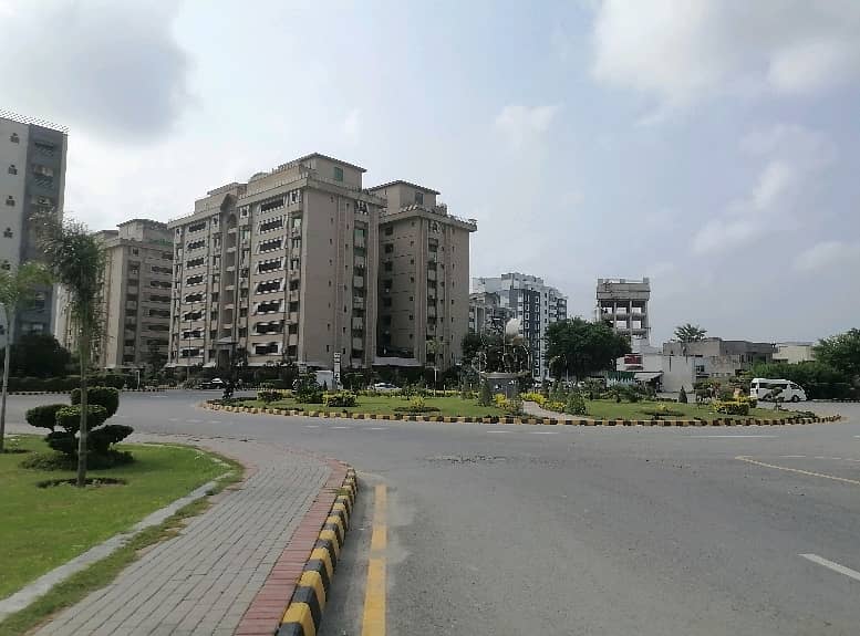 A 10 Marla Flat Is Up For Grabs In Askari 1