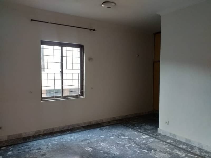 1 kanal upper portion Available for Rent phase 3 w block 3