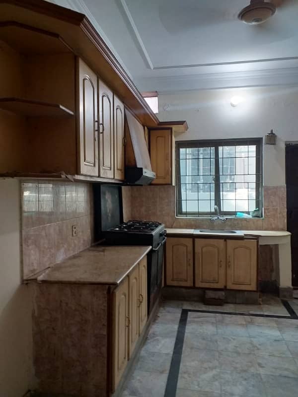 1 kanal upper portion Available for Rent phase 3 w block 8