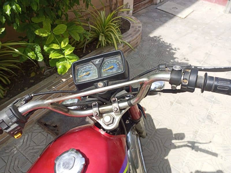 Honda 125 model 2017 Karachi number first owner contact 03190409233 2