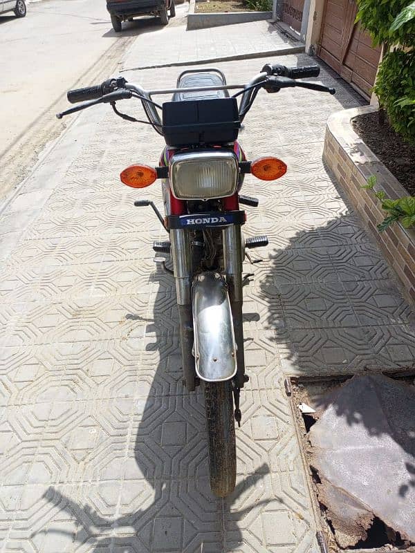 Honda 125 model 2017 Karachi number first owner contact 03190409233 3