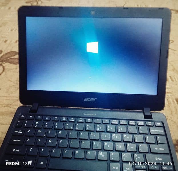 Acer travel mate b117 4