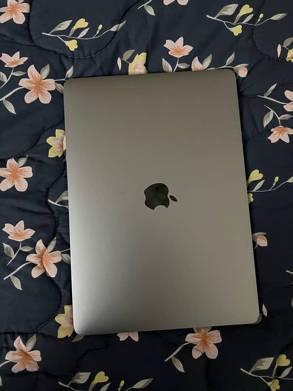 macbook pro 2016 1