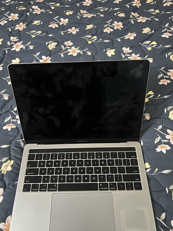 macbook pro 2016 2