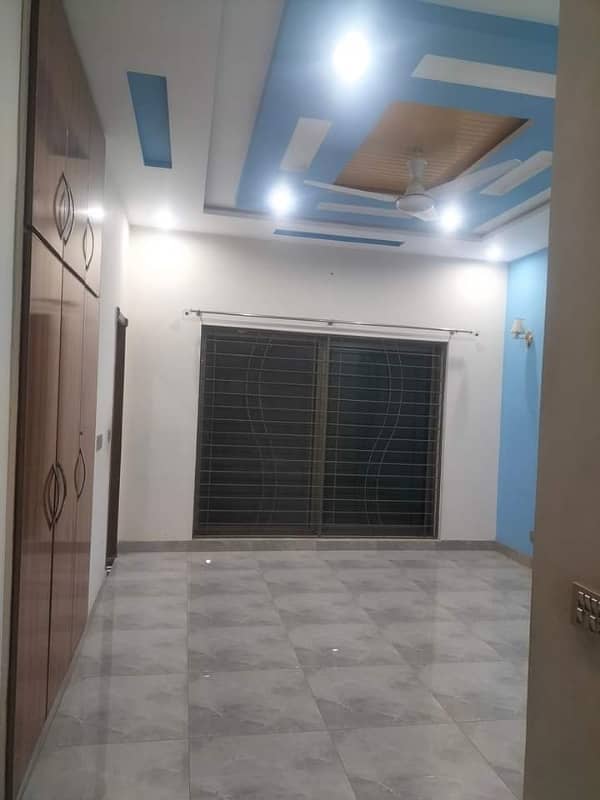 10 marla upper portion available for rent in husain block 4