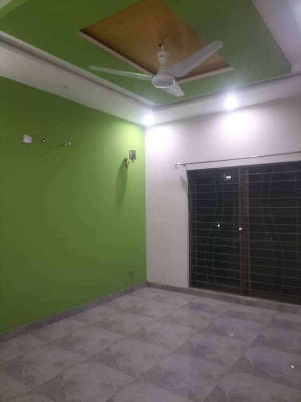 10 marla upper portion available for rent in husain block 8