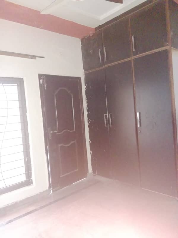 5 Marla Uperr Portion Available For Rent In Umar Block 5