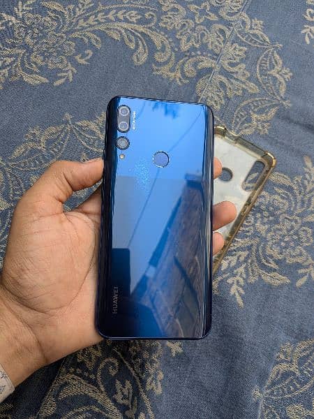 Huawei y9 Prime 0