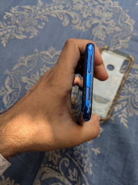 Huawei y9 Prime 4