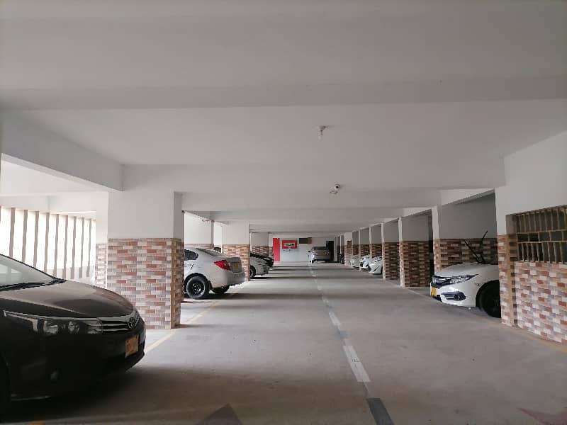 Flat Of 1000 Square Feet Available For sale In Shaheed-e-Millat Expressway 13