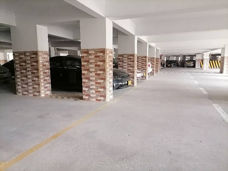 Flat Of 1000 Square Feet Available For sale In Shaheed-e-Millat Expressway 14