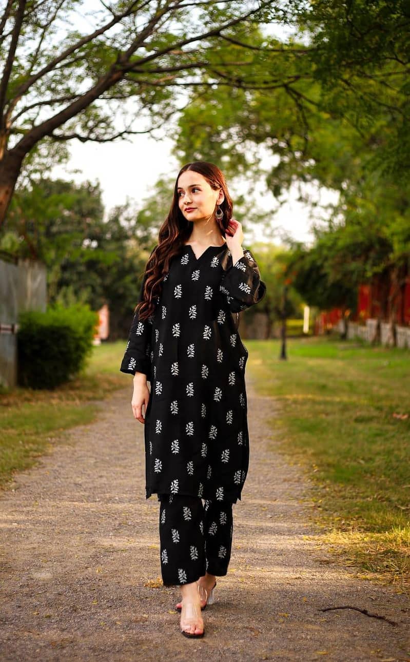 2 PCs woman's Stitched Linen printed Shirts and trouser 5