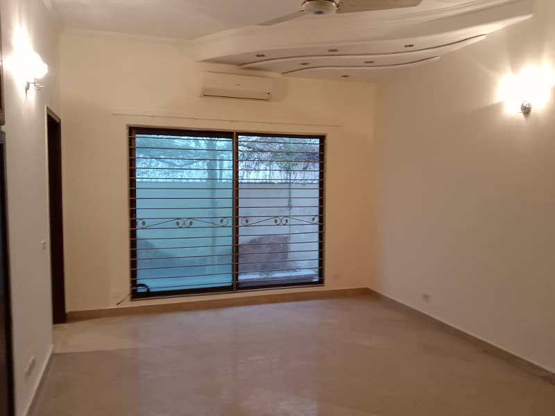 1 Kanal Nice Out Class Luxury Bungalow For Rent In DHA Phase 3 Lahore 8