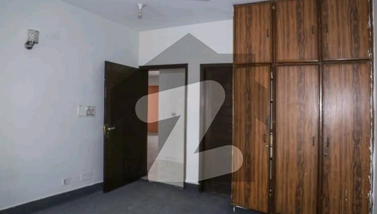 1 Kanal Upper Portion Available For Rent Phase 1 D Block 5