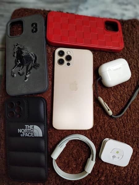 Iphone 12 Pro FU (not JV) with Airpods Pro 2nd gen and 3 Cases 0