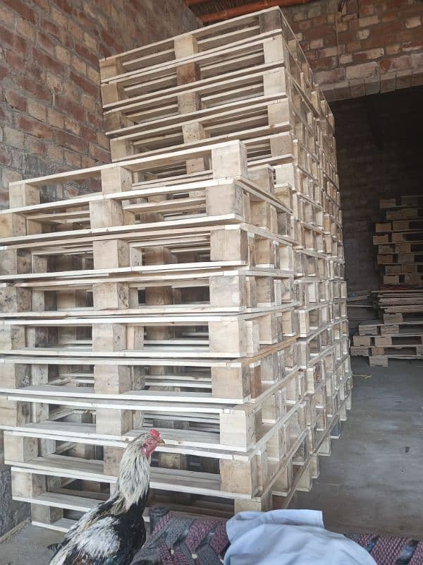 WOODEN PALLETS 0