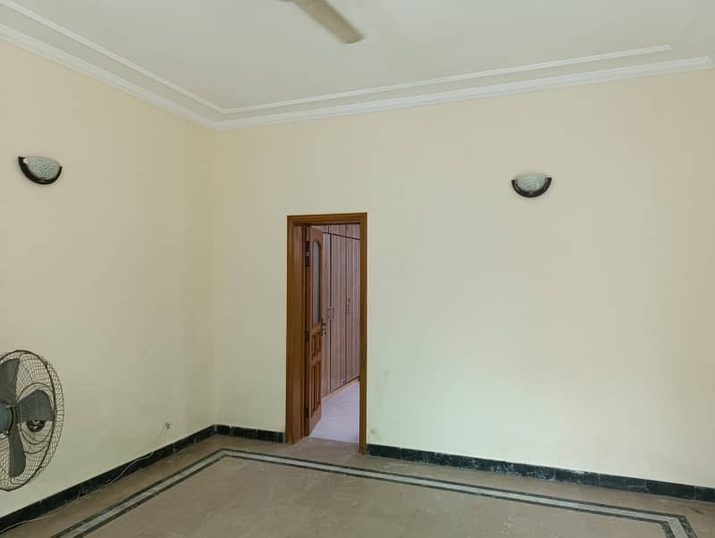 1 Kanal Beautiful House For Rent In GG Block Phase 4 DHA Lahore 7