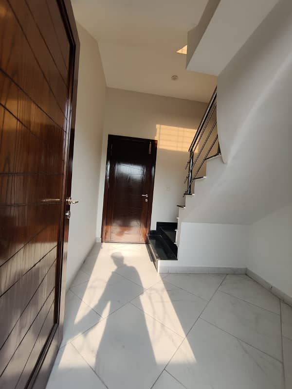 1 Kanal Brand New Upper Portion Separate Entrance Available For Rent PHASE 3 X BLOCK 1